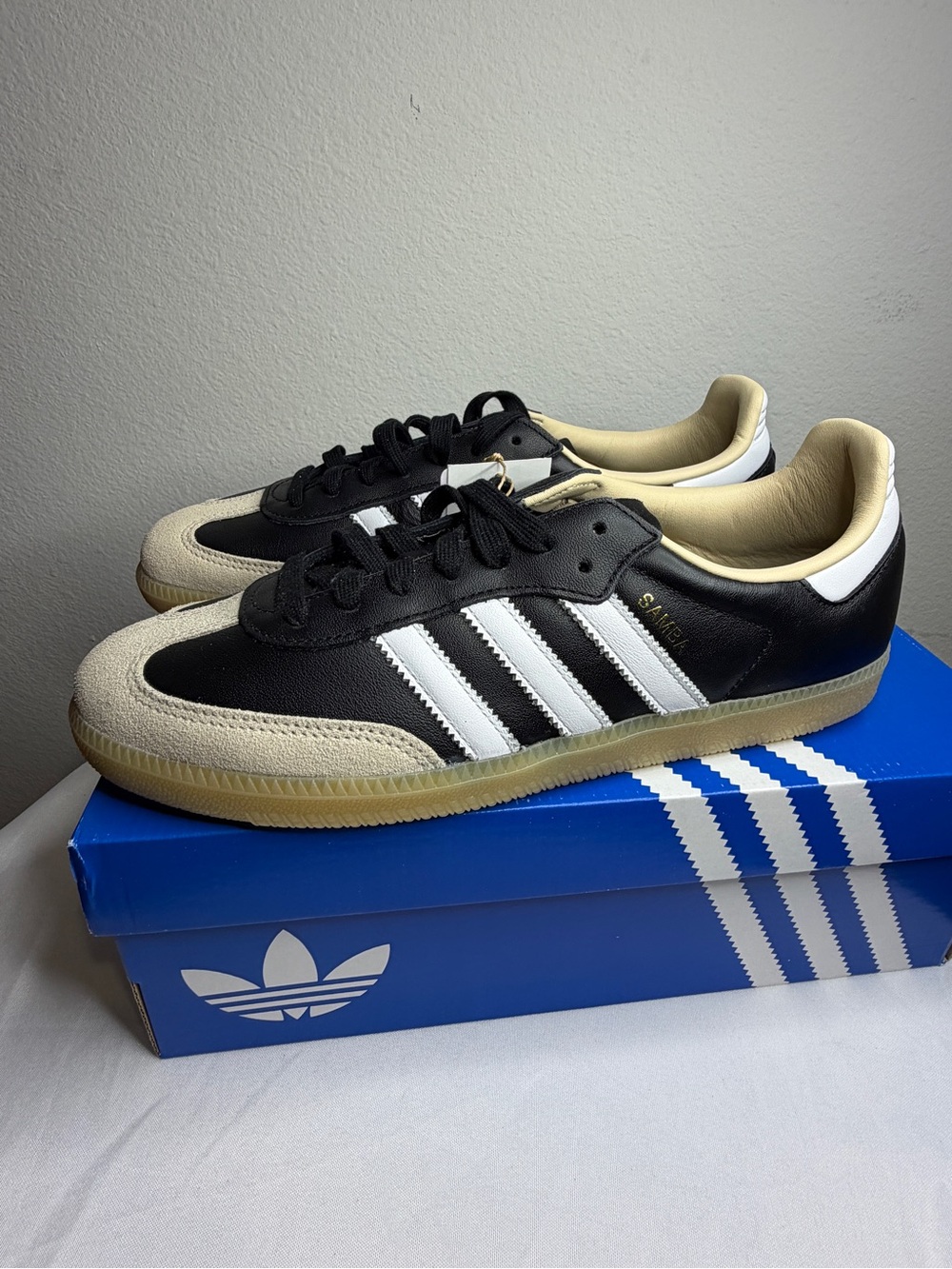 adidas Samba Men’s Black & Cream Low-Profile Sneakers